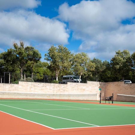 풀만 벙커 베이 리조트 마가렛 리버 던스브로그 외부 사진 Tennis court at the University of Western Australia