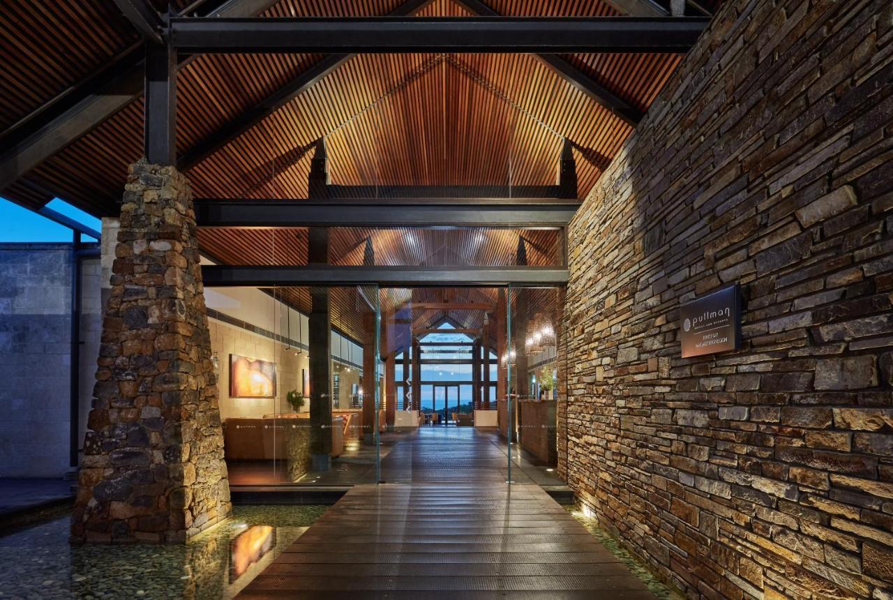 풀만 벙커 베이 리조트 마가렛 리버 던스브로그 외부 사진 The interior of the hotel