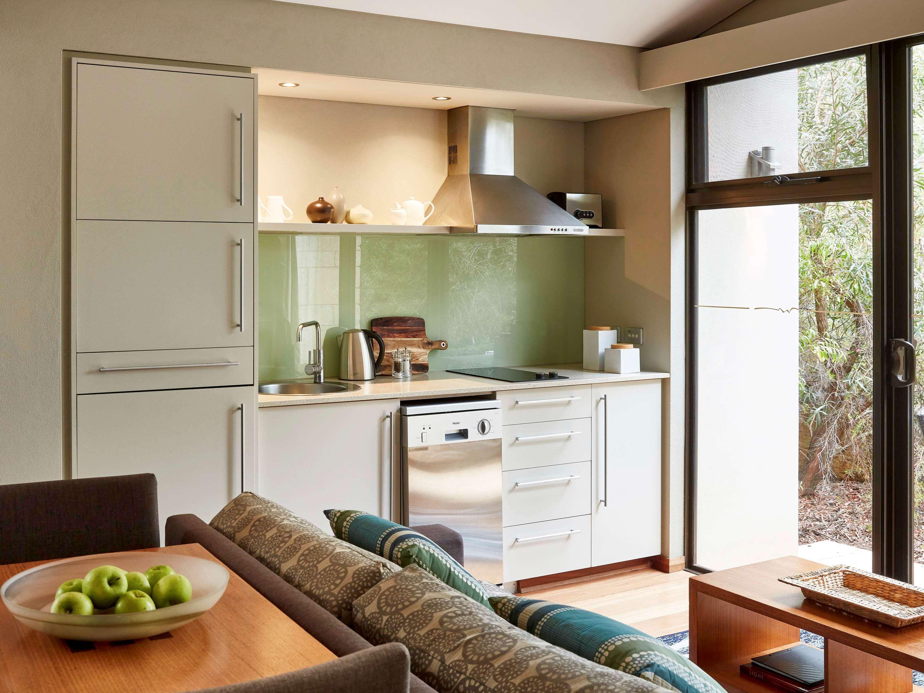 풀만 벙커 베이 리조트 마가렛 리버 던스브로그 외부 사진 A kitchen in a typical apartment
