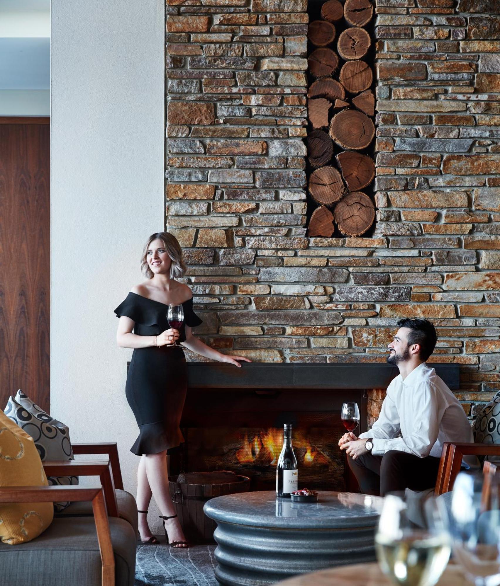 풀만 벙커 베이 리조트 마가렛 리버 던스브로그 외부 사진 A fireplace in a hotel