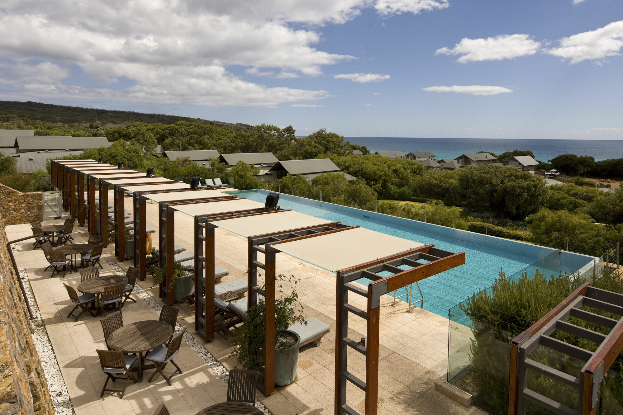 풀만 벙커 베이 리조트 마가렛 리버 던스브로그 외부 사진 The pool at the Amanu Resort
